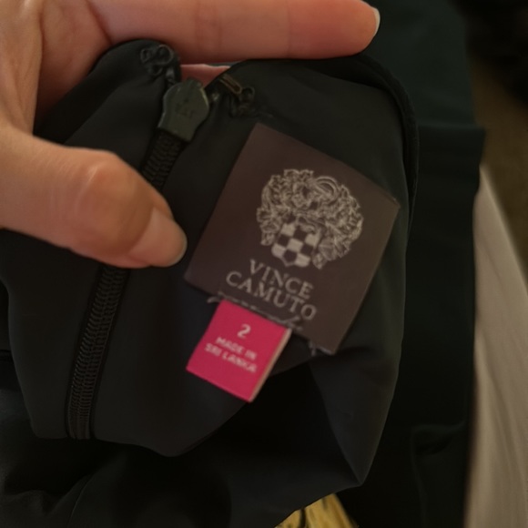 Vince Camuto • Dark Green Bell Sleeves Dress - Picture 4 of 6